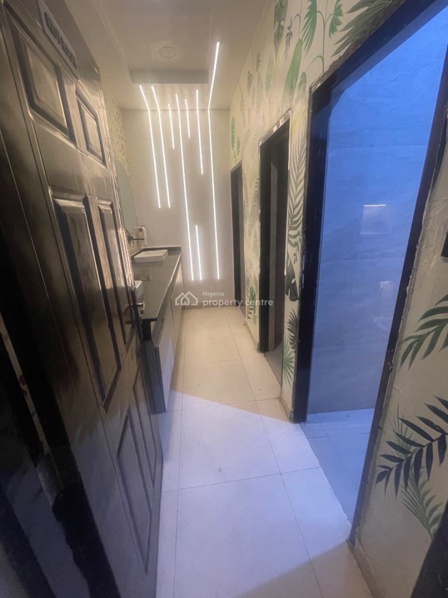 Strategic Restaurant / Office Space, Gwarinpa, Abuja, Commercial Property for Rent