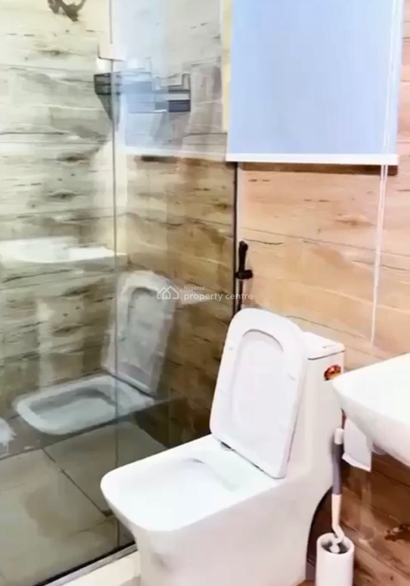 2 Bedroom Apartment, Okpanam Road, Asaba, Delta, Flat / Apartment Short Let