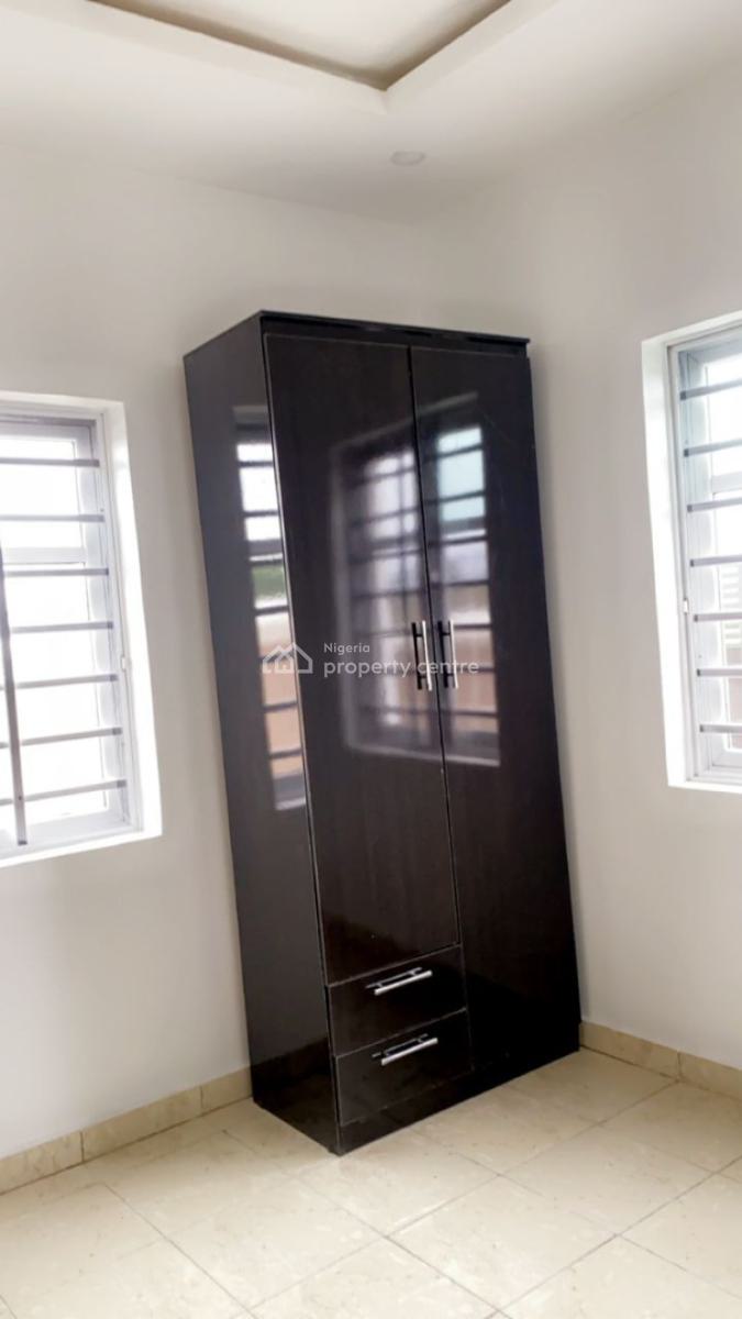Very Sharp and Spacious 2 Bedroom, 2 People in Compound, Sangotedo, Ajah, Lagos, Flat / Apartment for Rent