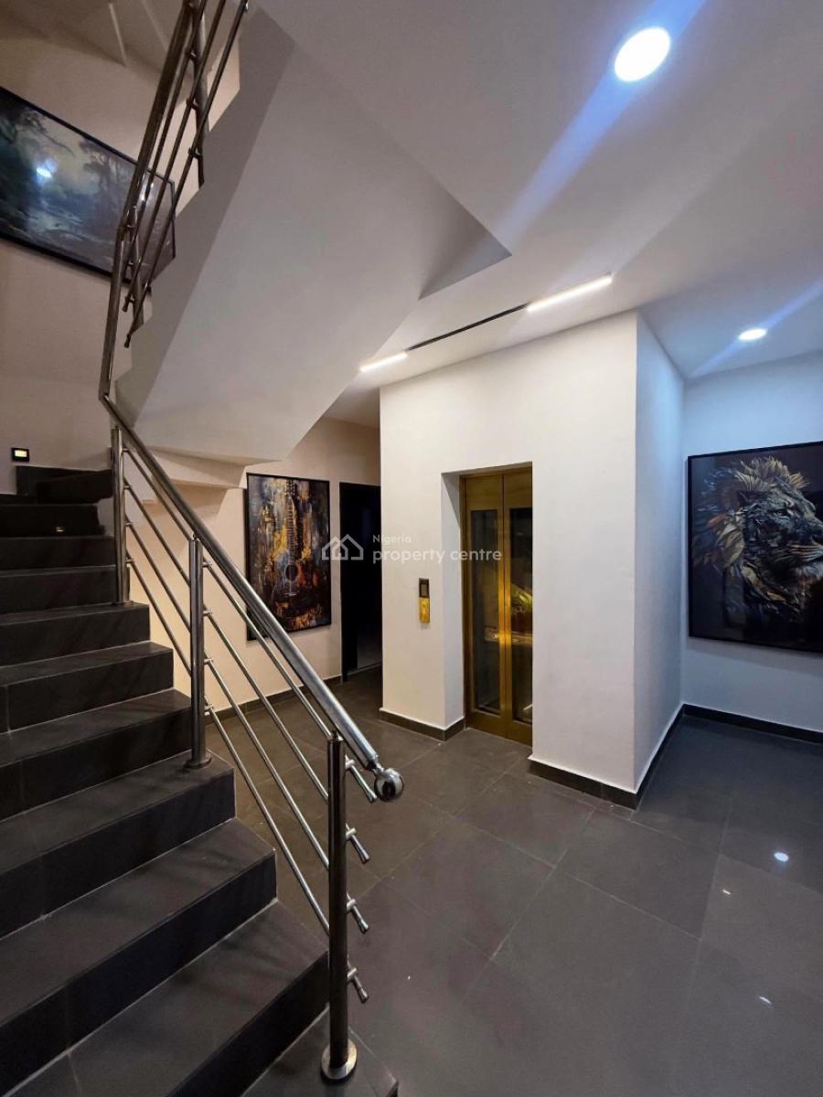 Spaciously Built 3 Bedrooms Apartment with Bq, Lekki Phase 1, Lekki, Lagos, Block of Flats for Sale