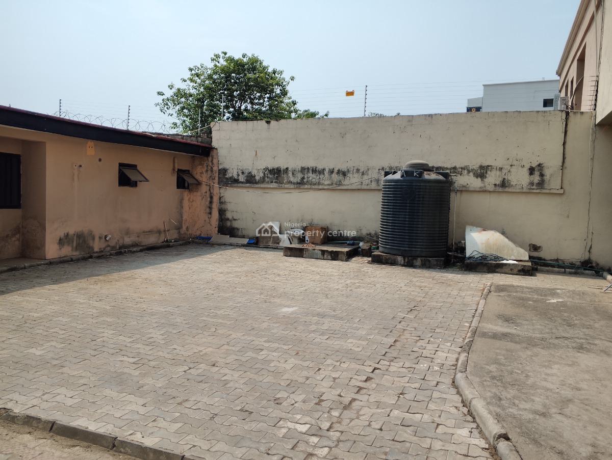 5 Bedrooms Semi-detached Duplex with a 1 Bedroom Flat Bq, Off Kashim Ibrahim Way, Maitama District, Abuja, Semi-detached Duplex for Rent