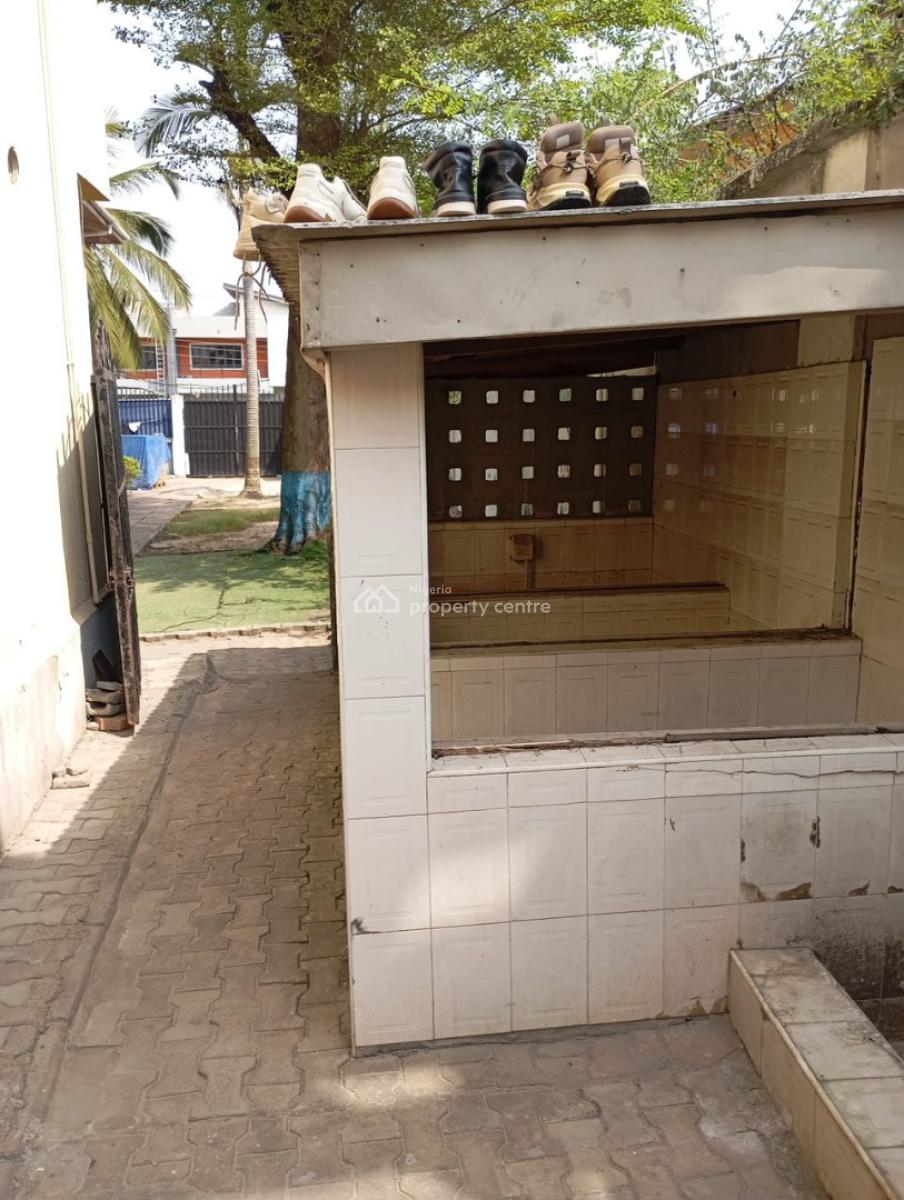 2 Wings of House with 2 Room Bq Each  on Approximately 890sqm Land, Lekki Phase 1, Lekki, Lagos, Semi-detached Duplex for Sale