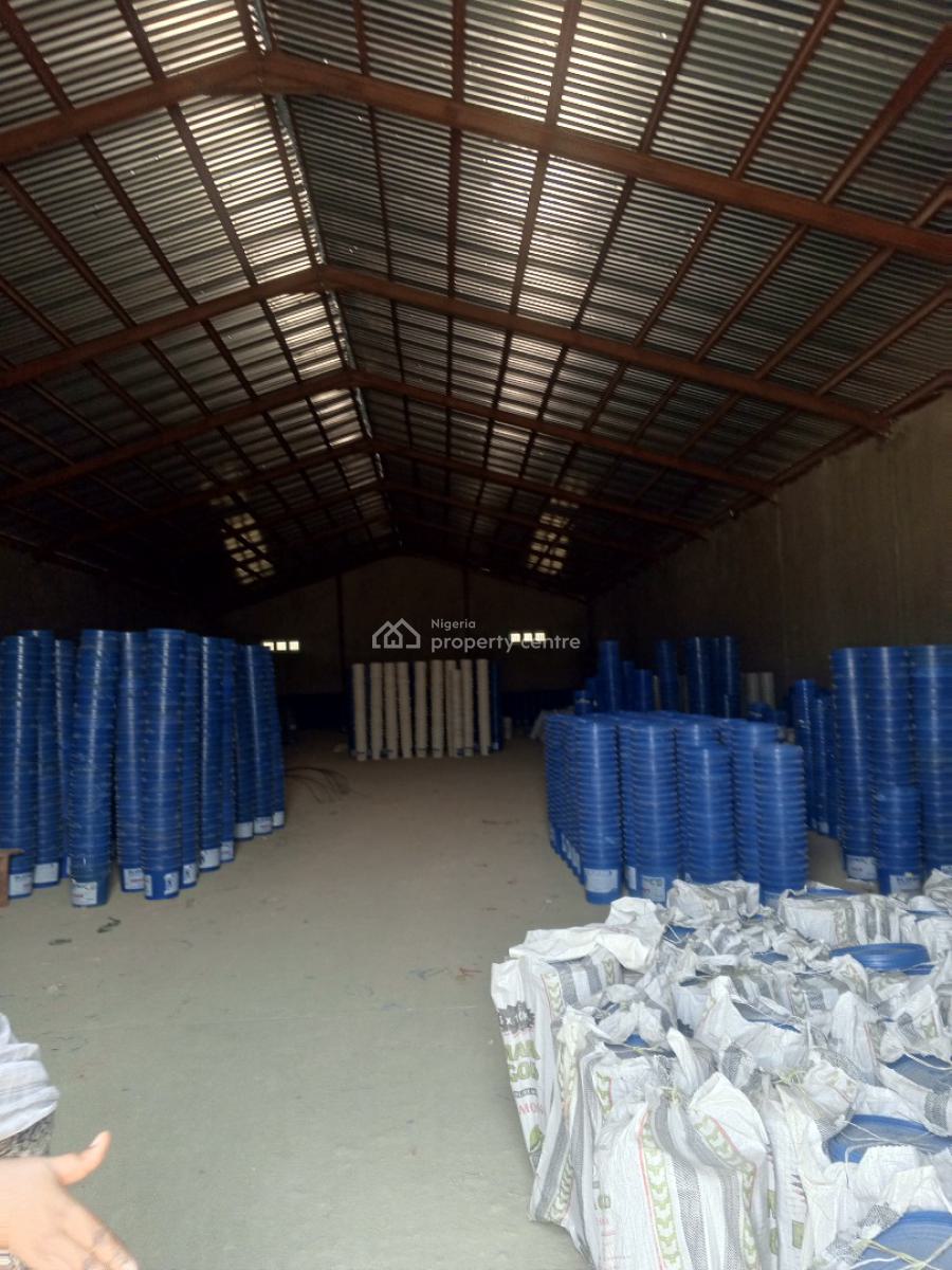 Massive 1,000sqm Warehouse Along The Expressway, Kubwa, Abuja, Warehouse for Rent