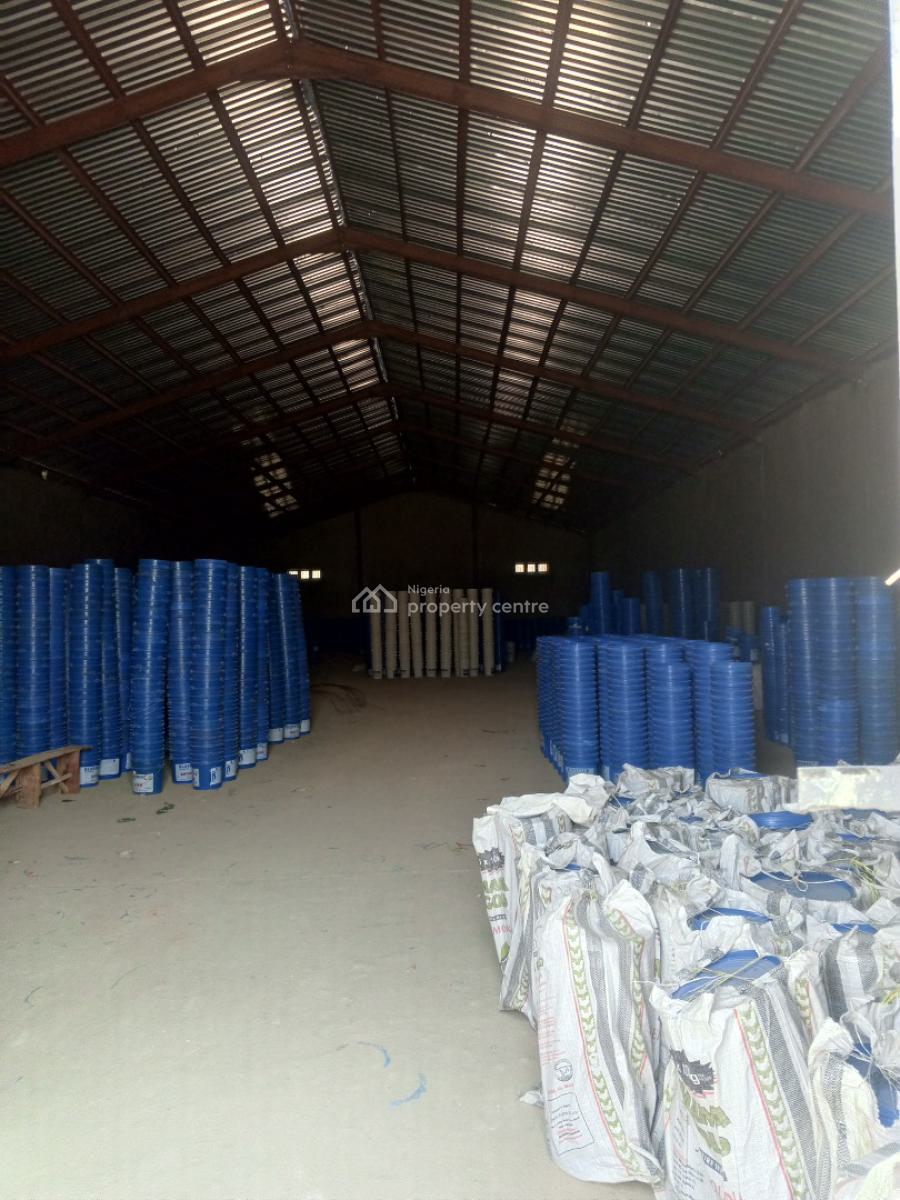 Massive 1,000sqm Warehouse Along The Expressway, Kubwa, Abuja, Warehouse for Rent