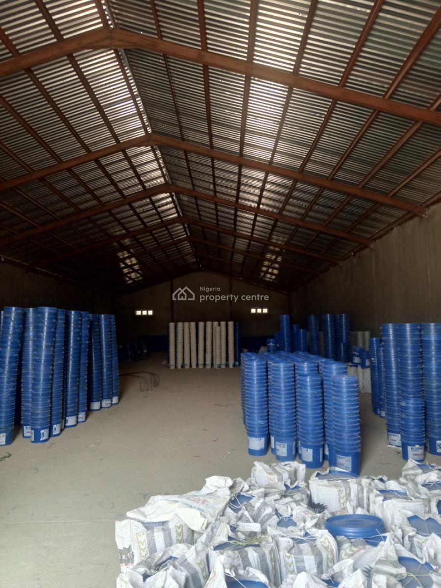 Massive 1,000sqm Warehouse Along The Expressway, Kubwa, Abuja, Warehouse for Rent