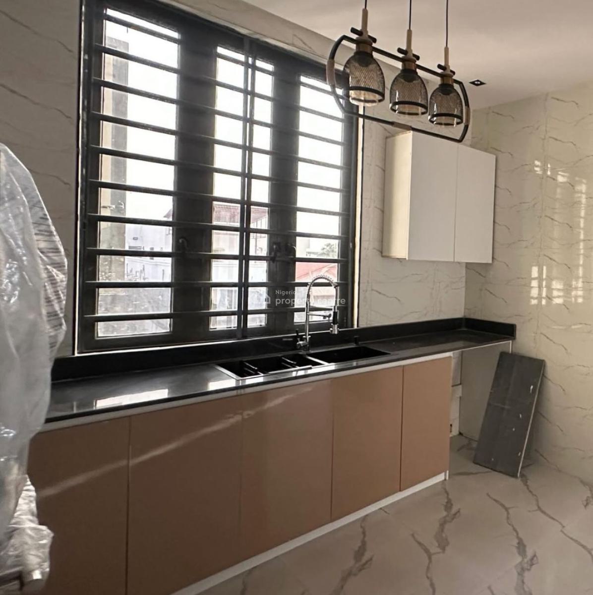 3 Bedroom Apartment, Lekki Phase 1, Lekki, Lagos, Flat / Apartment for Rent