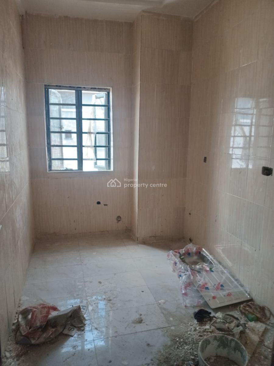 2-bedroom Flat (3rd Floor), Alagomeji, Yaba, Lagos, Flat / Apartment for Rent