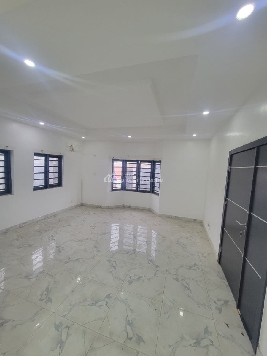 Standard 2 Bedroom Apartment, Lekki Phase 1, Lekki, Lagos, Flat / Apartment for Rent