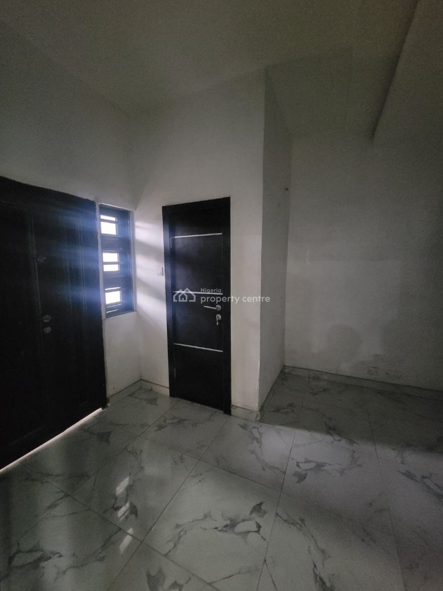 Standard 2 Bedroom Apartment, Lekki Phase 1, Lekki, Lagos, Flat / Apartment for Rent