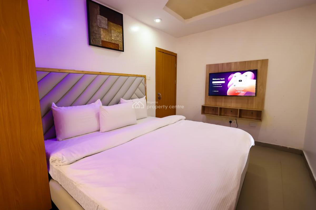 a 2 Bedroom Flat, Magodo Phase 2 Gra, Shangisha, Magodo, Lagos, Flat / Apartment Short Let