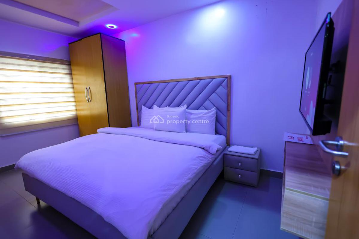 a 2 Bedroom Flat, Magodo Phase 2 Gra, Shangisha, Magodo, Lagos, Flat / Apartment Short Let