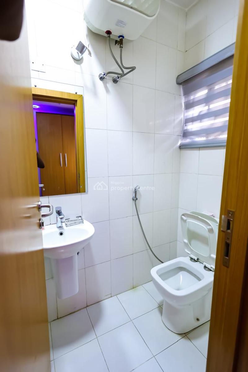 a 2 Bedroom Flat, Magodo Phase 2 Gra, Shangisha, Magodo, Lagos, Flat / Apartment Short Let