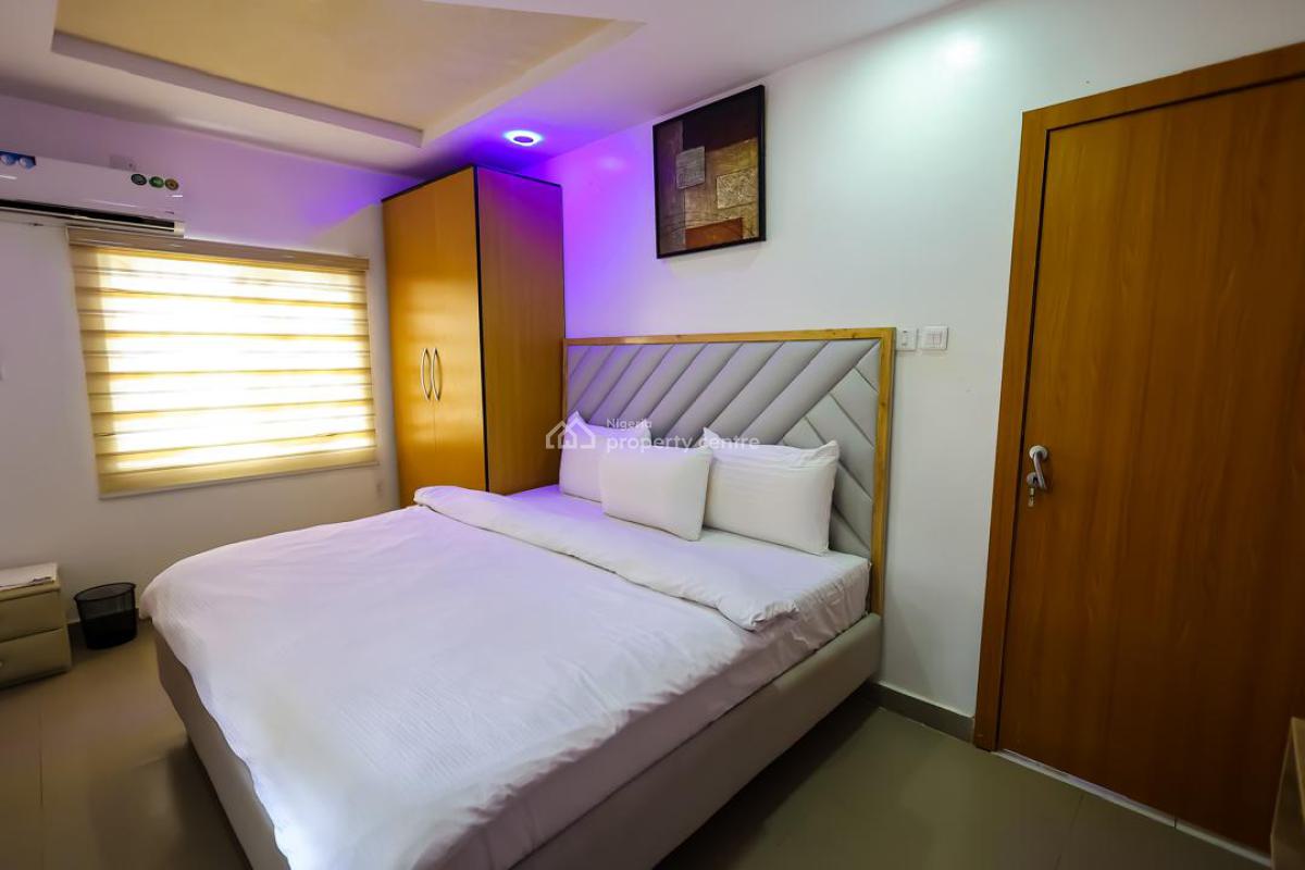 a 2 Bedroom Flat, Magodo Phase 2 Gra, Shangisha, Magodo, Lagos, Flat / Apartment Short Let