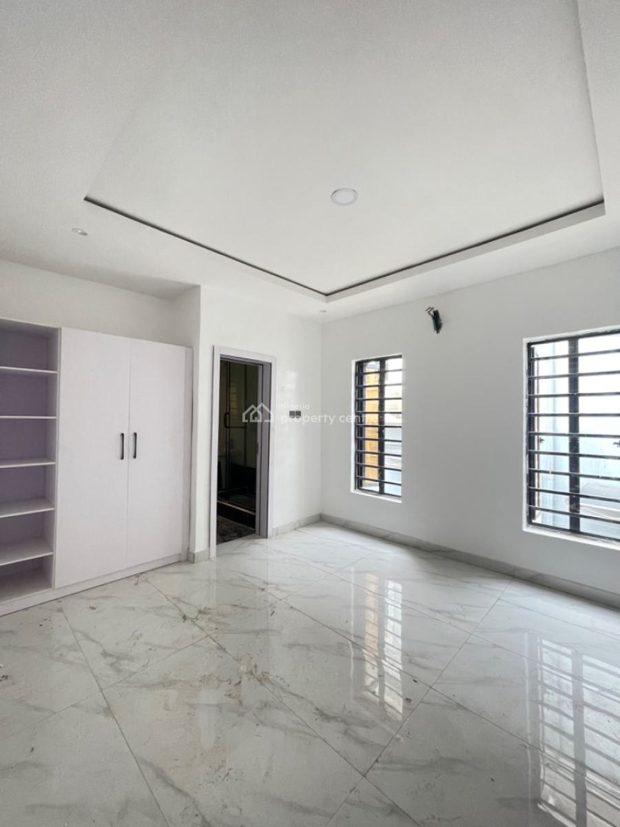 5 Bedrooms Semi Detached Duplex House with Bq, Gra Phase 1, Magodo, Lagos, Semi-detached Duplex for Sale