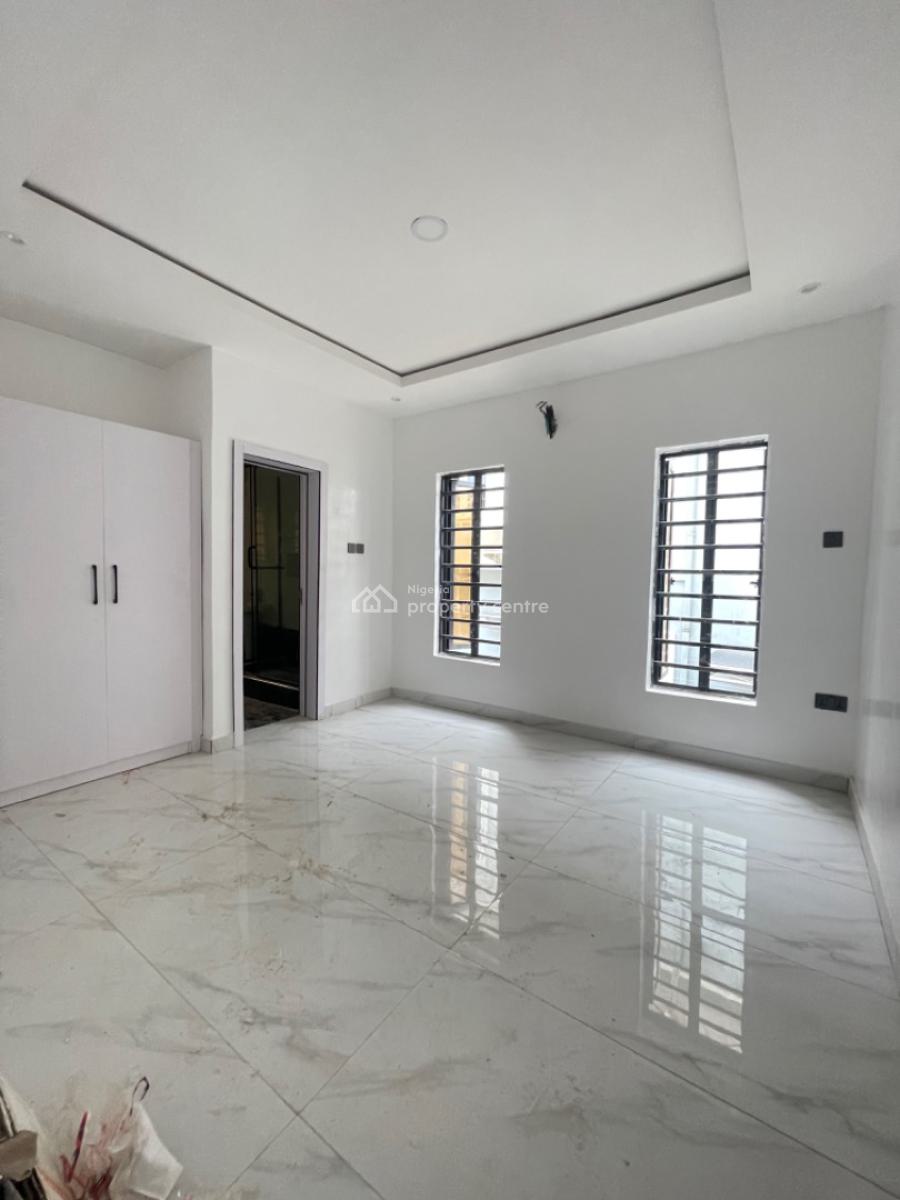 5 Bedrooms Semi Detached Duplex House with Bq, Gra Phase 1, Magodo, Lagos, Semi-detached Duplex for Sale