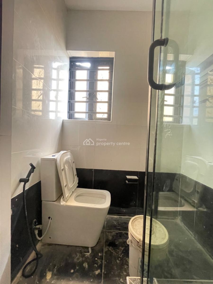 5 Bedrooms Semi Detached Duplex House with Bq, Gra Phase 1, Magodo, Lagos, Semi-detached Duplex for Sale