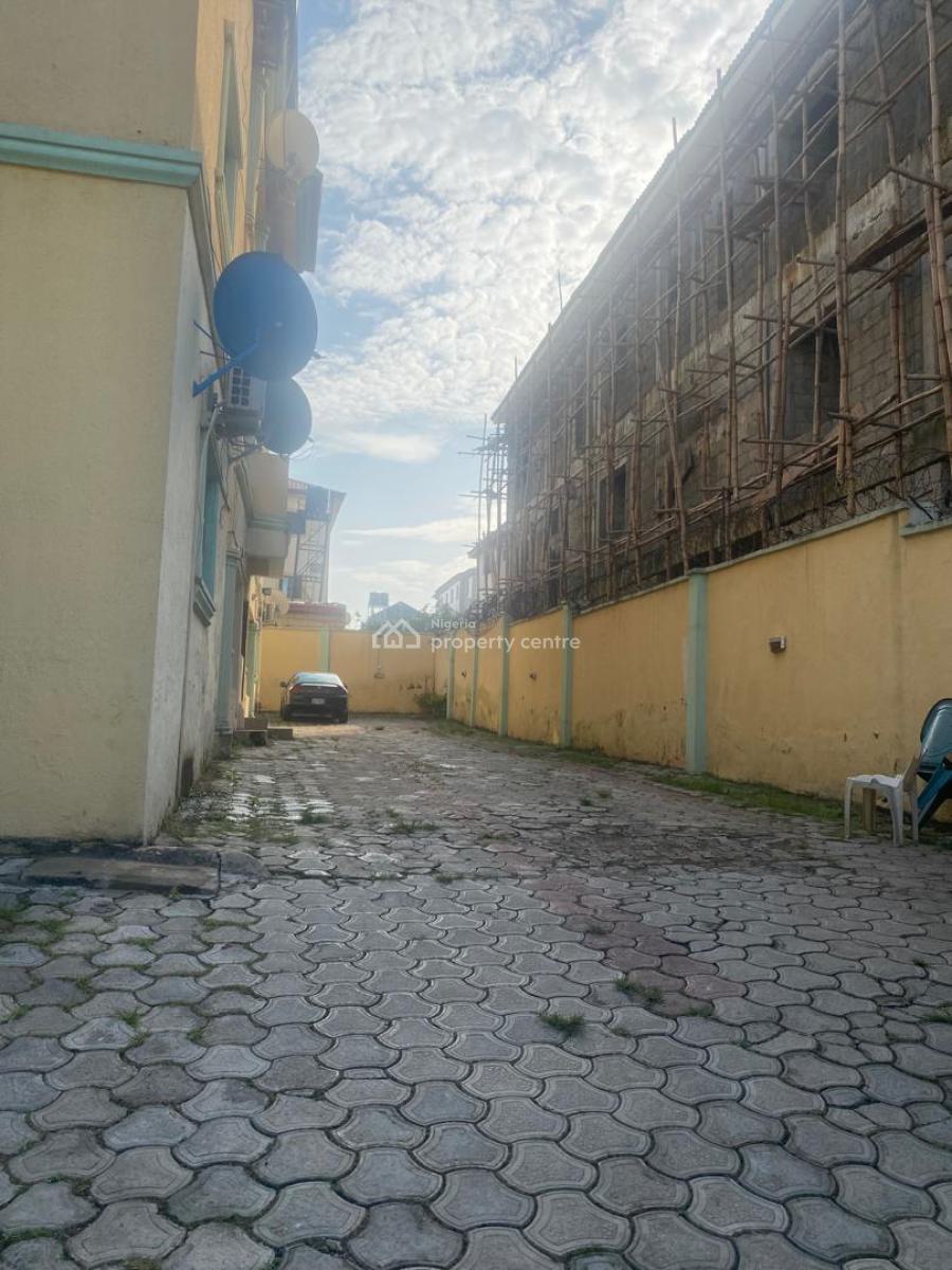 Massive 6 Units of 3-bedroom/ 6 Units of 1 Bedroom Attached, Haruna Crescent, Utako, Abuja, Flat / Apartment for Sale