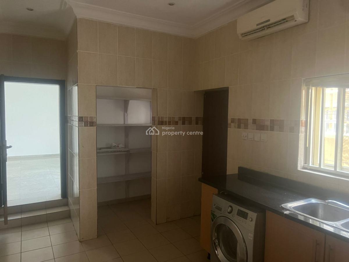 3 Bedroom Semi Furnished Flat on The Ground Floor Flat, Lekki Phase 1, Lekki, Lagos, Flat / Apartment for Rent