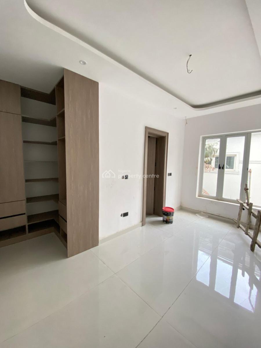 Capacious 2 Bedroom Serviced Apartment with a Swimming Pool and a Gym, Lekki Phase 1, Lekki, Lagos, Flat / Apartment for Sale