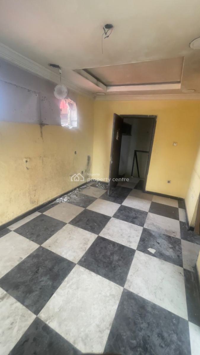 Spacious 250sqm + 60sqm Penthouse Commercial Space on The Upper Floor, Lekki Phase 1, Lekki, Lagos, Commercial Property for Rent