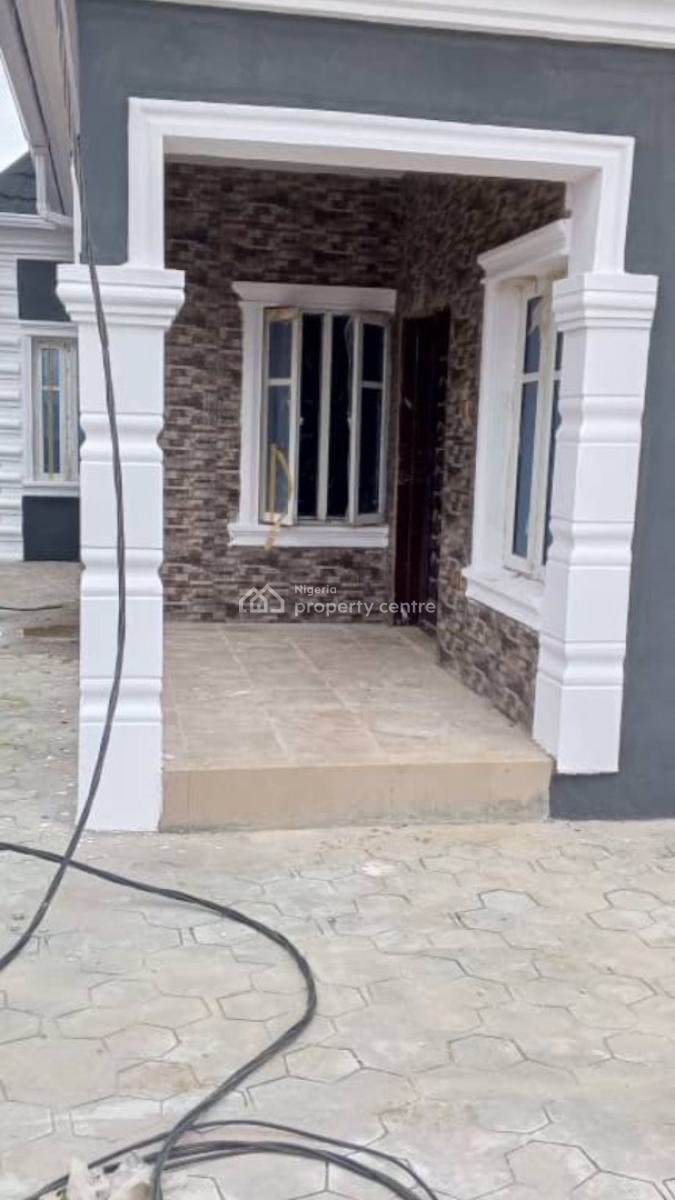 5 Bedroom Bungalow with 5 Bathroom on a Full Plot of Land, Gberigbe By Cpi Bus Stop, Ikorodu, Lagos, Detached Bungalow for Sale