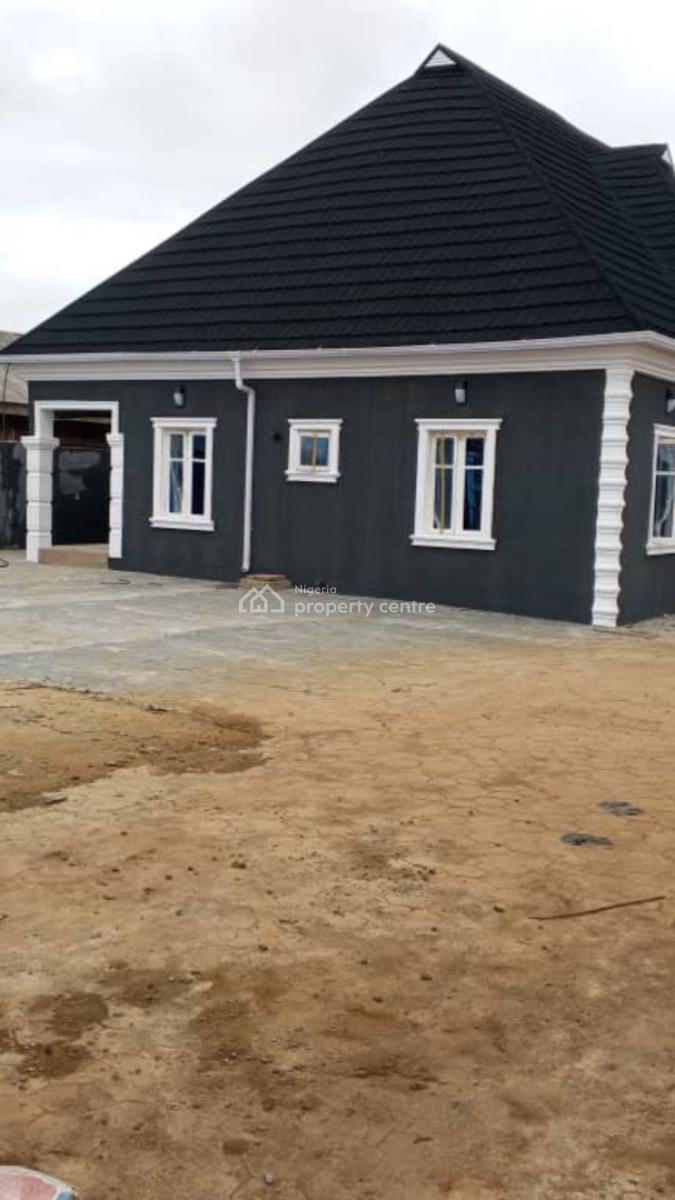 5 Bedroom Bungalow with 5 Bathroom on a Full Plot of Land, Gberigbe By Cpi Bus Stop, Ikorodu, Lagos, Detached Bungalow for Sale