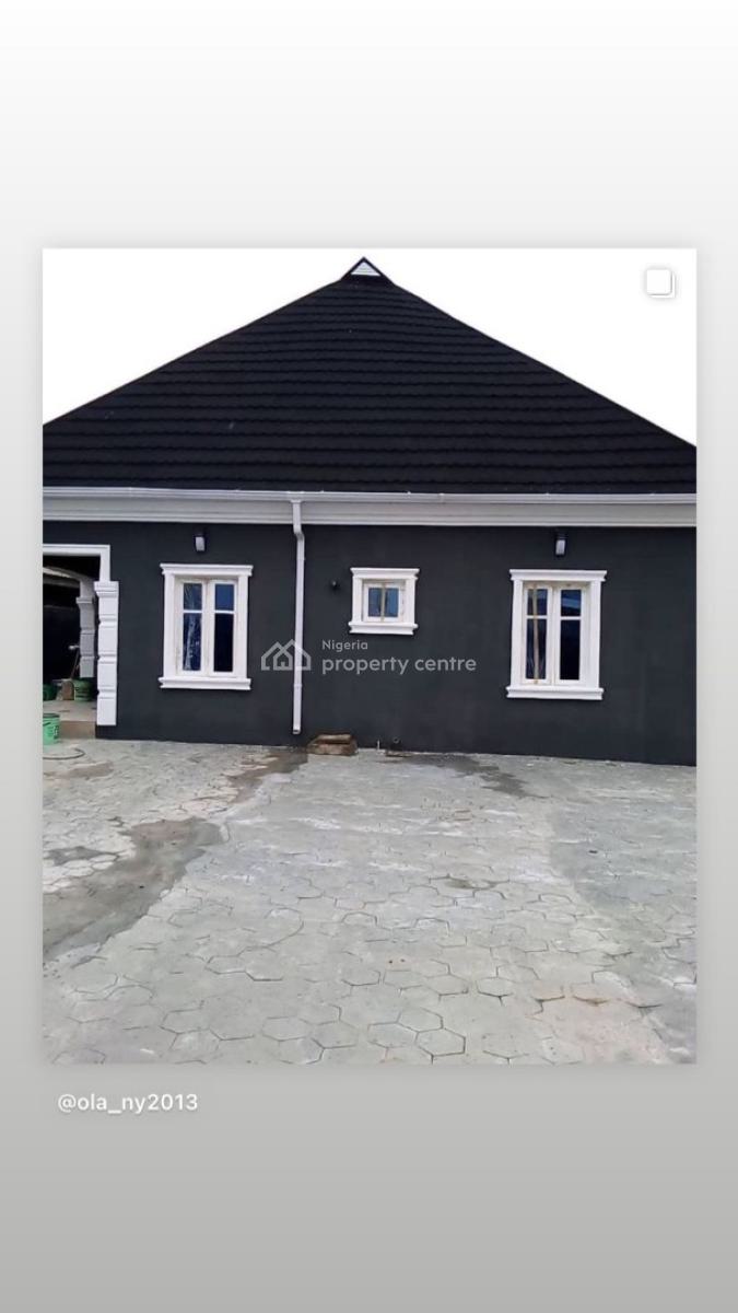 5 Bedroom Bungalow with 5 Bathroom on a Full Plot of Land, Gberigbe By Cpi Bus Stop, Ikorodu, Lagos, Detached Bungalow for Sale