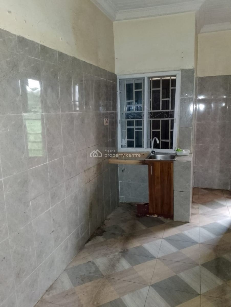 Well Maintained 2 Bedroom Flat, Gbagada, Lagos, Flat / Apartment for Rent