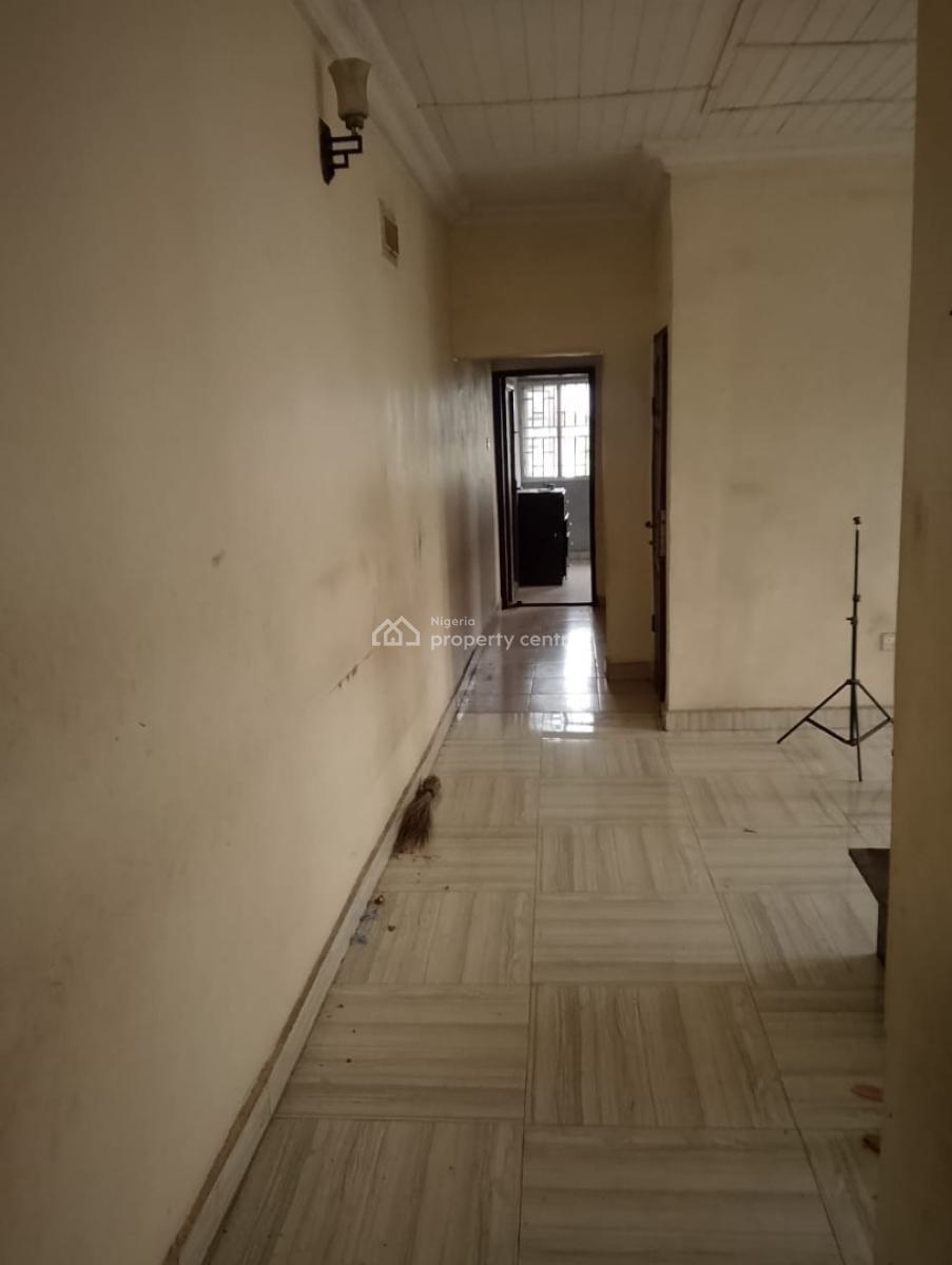 Well Maintained 2 Bedroom Flat, Gbagada, Lagos, Flat / Apartment for Rent