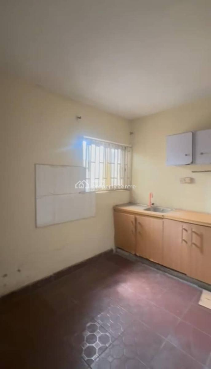 Lovely 3 Bedroom Flat, Mosunmola Adekoya Off Adetola Aguda, Surulere, Lagos, Flat / Apartment for Rent