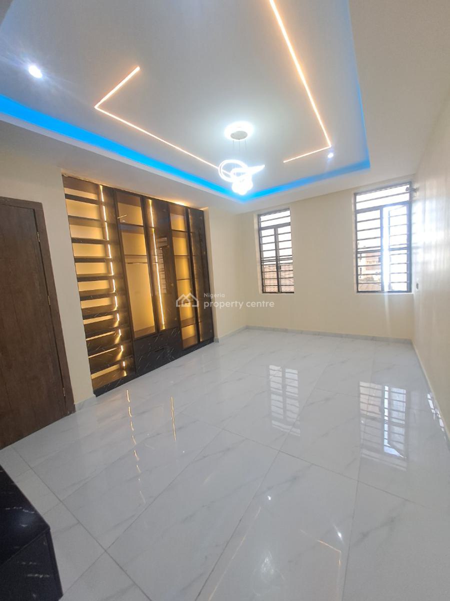 Newly Built 2 Bedroom Apartment, Lekki Phase 1, Lekki, Lagos, Flat / Apartment for Sale