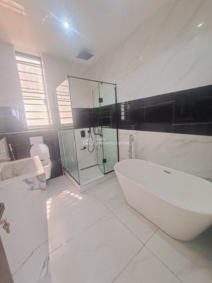 Newly Built 2 Bedroom Apartment, Lekki Phase 1, Lekki, Lagos, Flat / Apartment for Sale