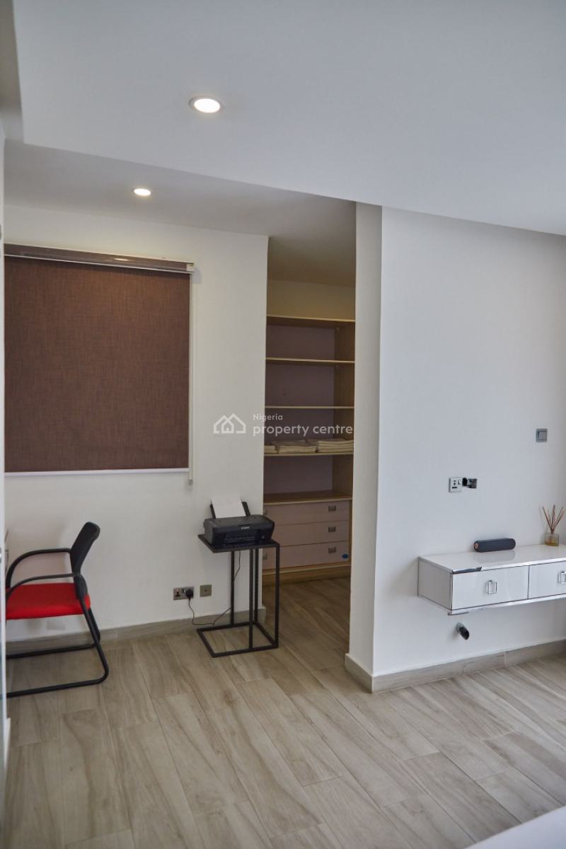 3 Bedroom Penthouse Apartment, Cadogan Estate, Osapa, Jakande, Lekki, Lagos, Flat / Apartment for Sale
