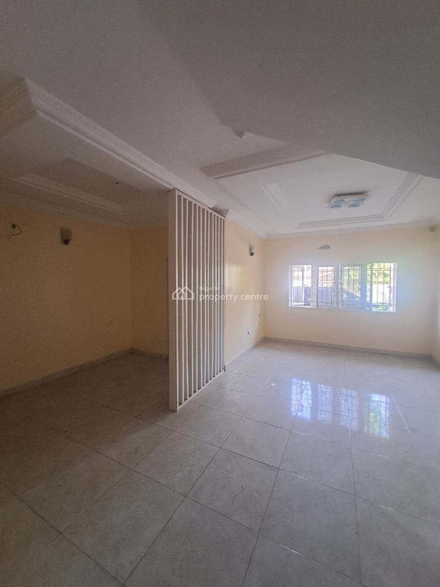 Well Built 3 Bedroom Terrace with Bq, Pool & Gym, Lekki Phase 1, Lekki, Lagos, Terraced Duplex for Rent