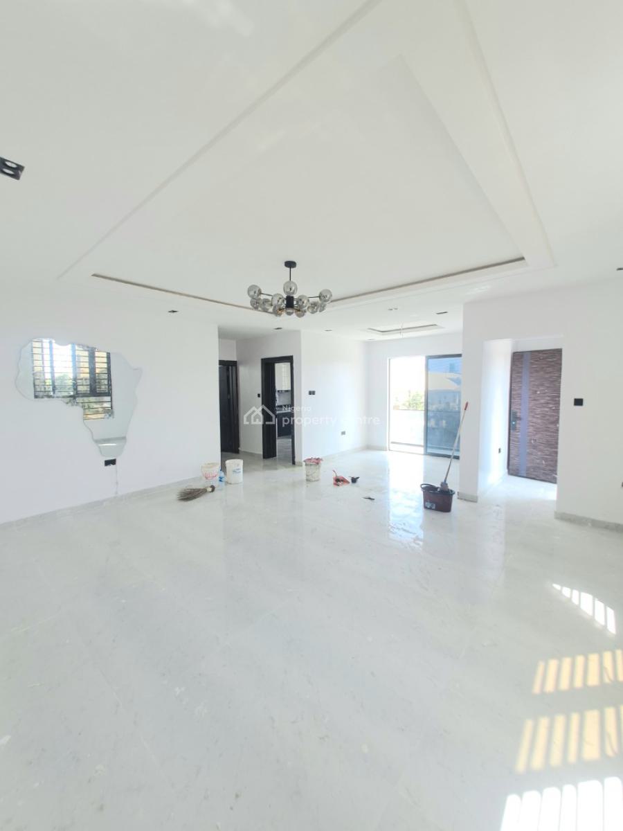 Well Built 3 Bedroom Apartmet, Lekki Phase 1, Lekki, Lagos, Flat / Apartment for Rent