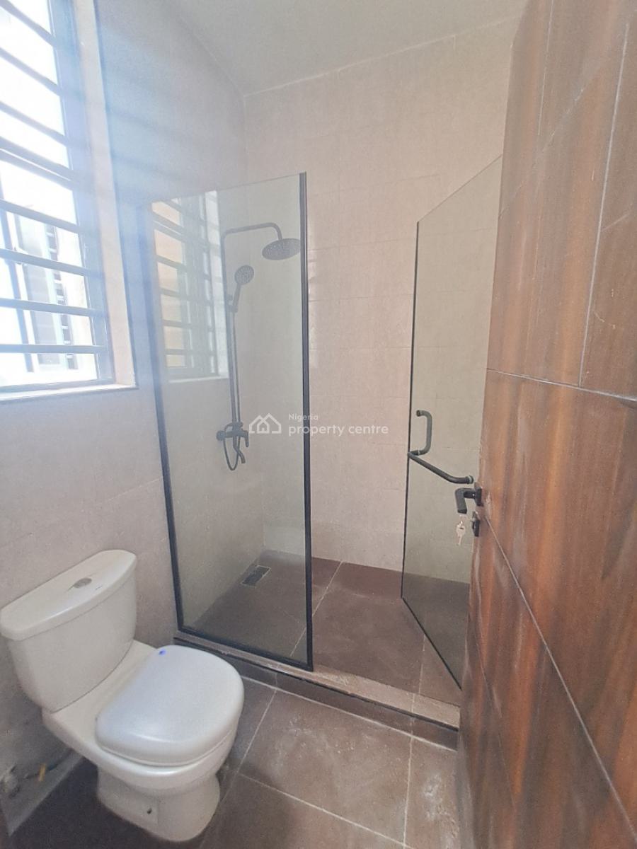 Well Built 3 Bedroom Apartmet, Lekki Phase 1, Lekki, Lagos, Flat / Apartment for Rent