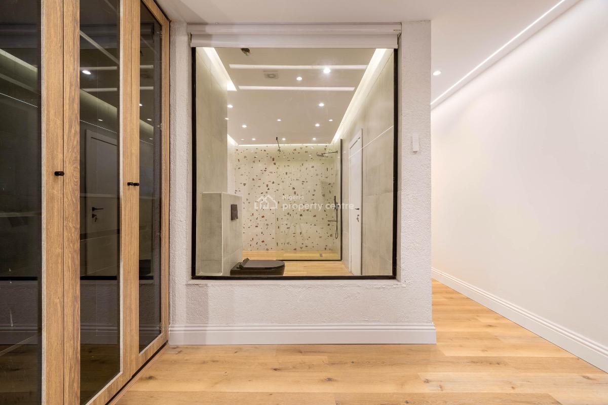 Beautiful 3 Bedroom Apartment, Lekki Phase 1, Lekki, Lagos, Flat / Apartment Short Let