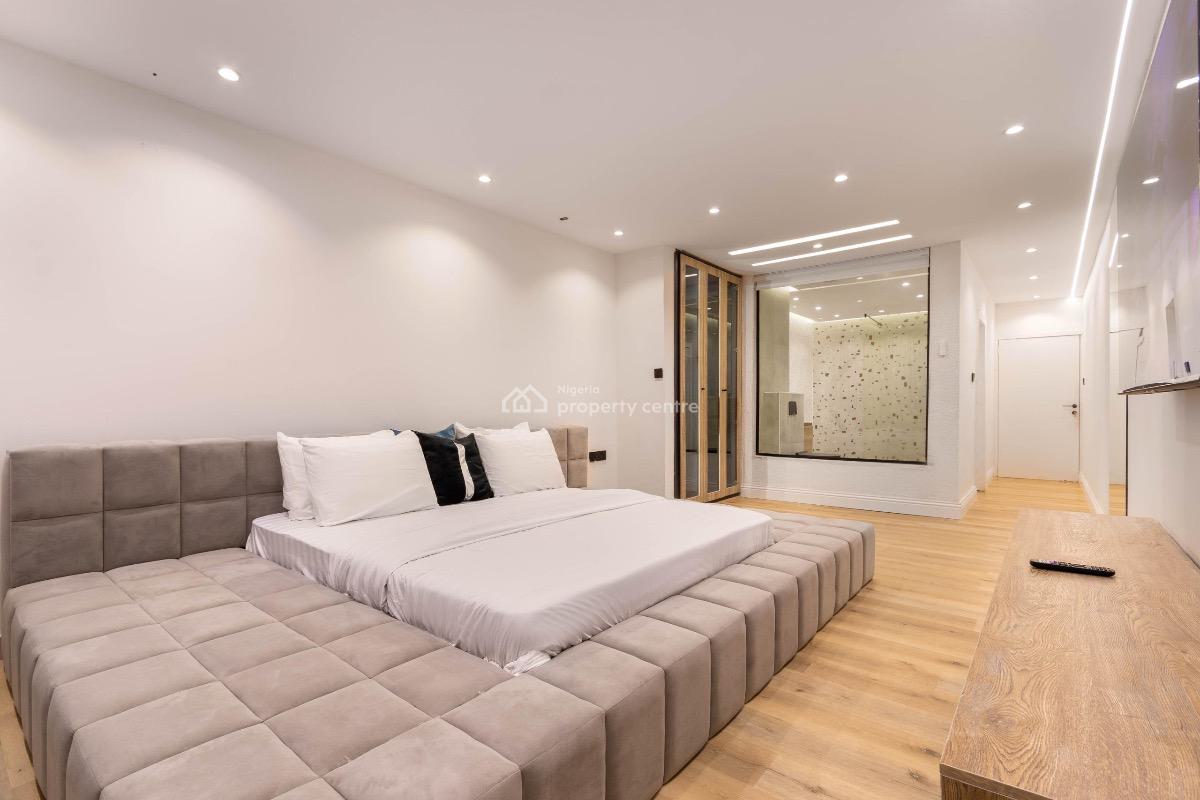 Beautiful 3 Bedroom Apartment, Lekki Phase 1, Lekki, Lagos, Flat / Apartment Short Let