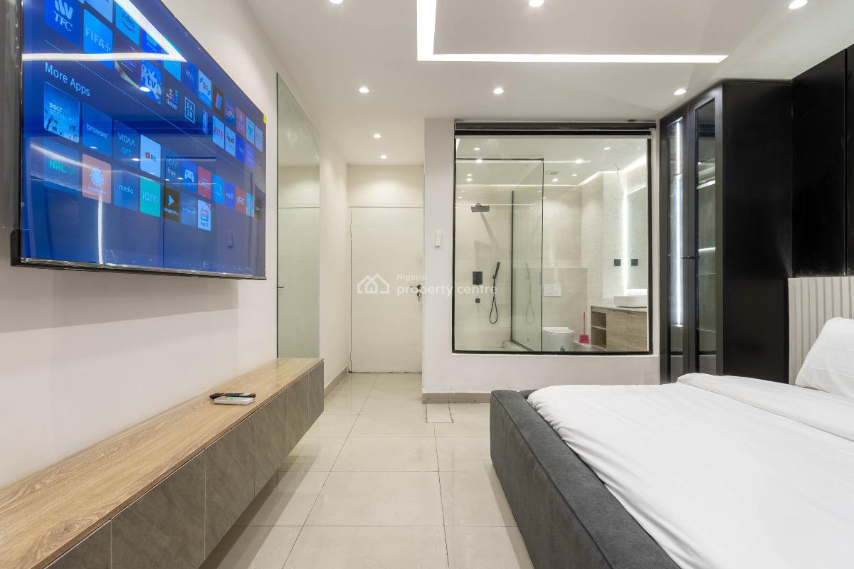 Beautiful 3 Bedroom Apartment, Lekki Phase 1, Lekki, Lagos, Flat / Apartment Short Let