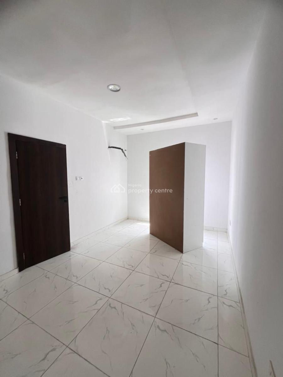 Spacious 2 Bedroom Apartment with Gym, Freedom Way, Lekki Phase 1, Lekki, Lagos, Flat / Apartment for Sale