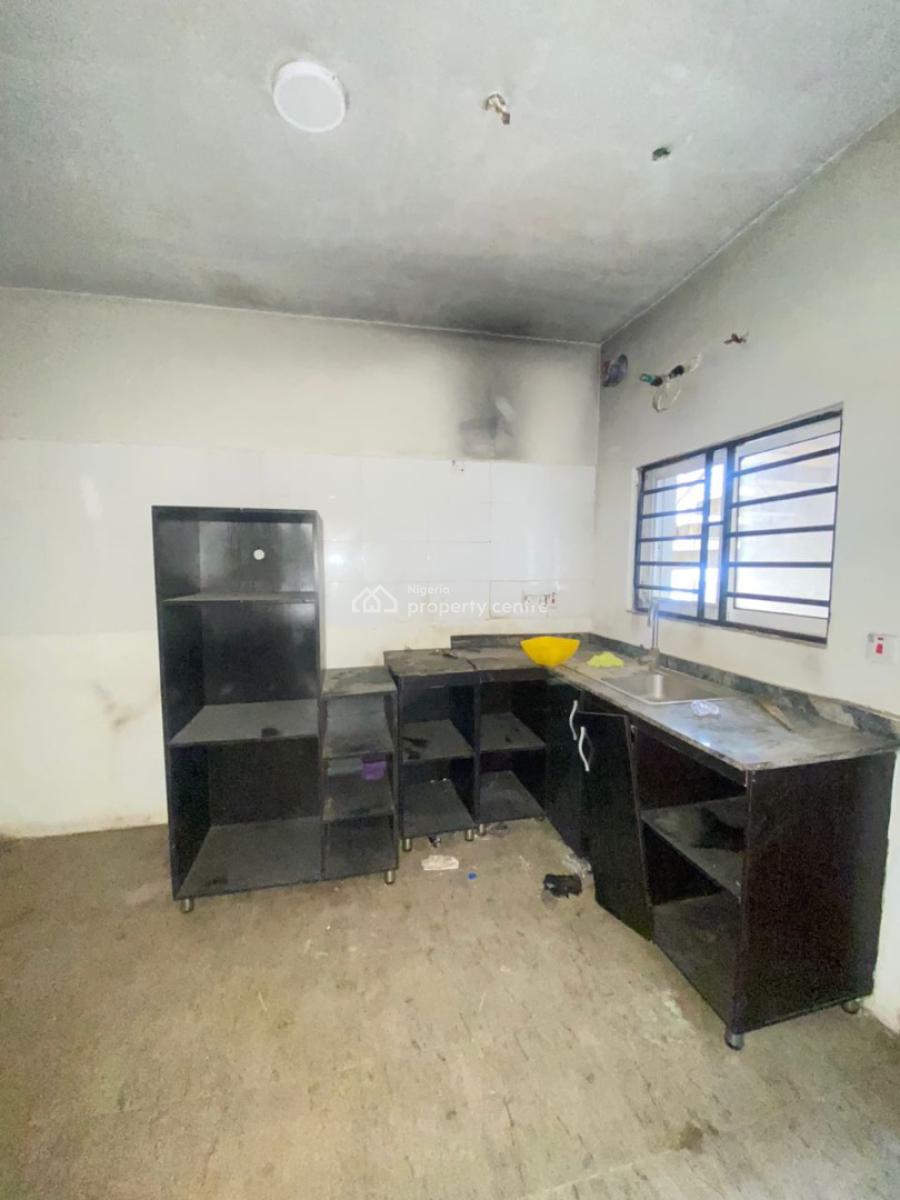 Spacious 3 Bedroom Apartment Upstairs with Steady Electricity, Orchid Lekki Lagos, Lekki, Lagos, Flat / Apartment for Rent