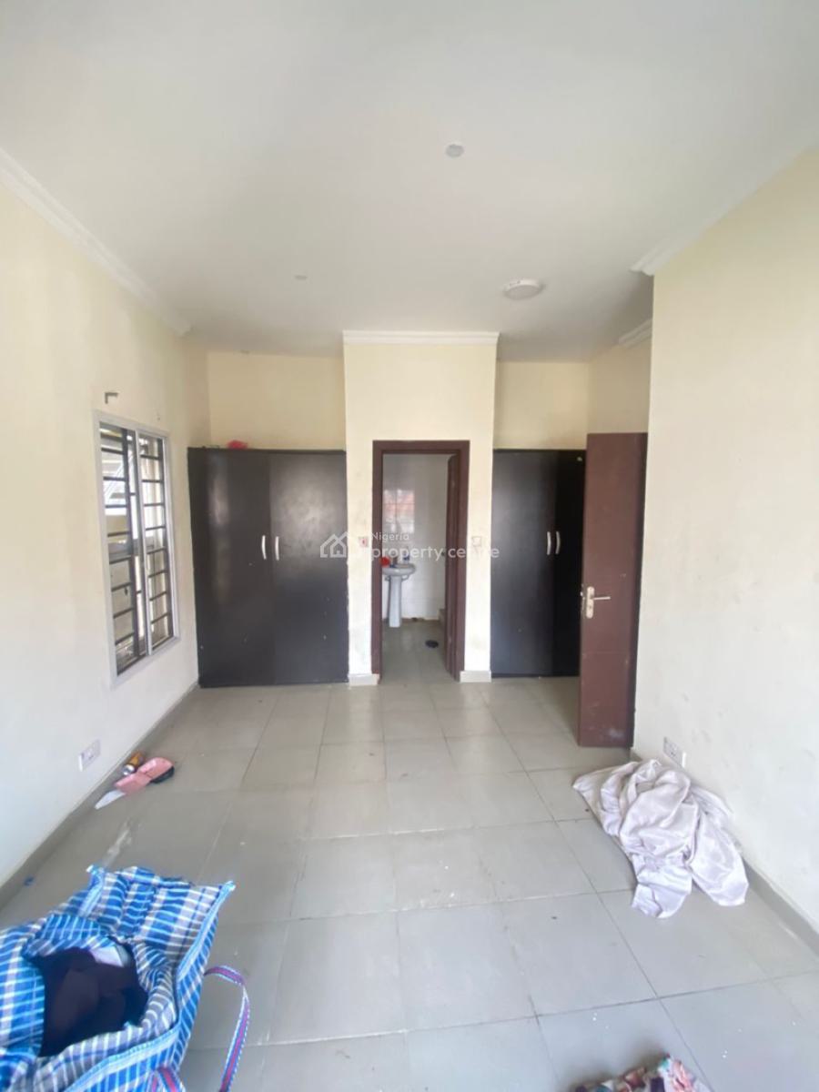 Spacious 3 Bedroom Apartment Upstairs with Steady Electricity, Orchid Lekki Lagos, Lekki, Lagos, Flat / Apartment for Rent