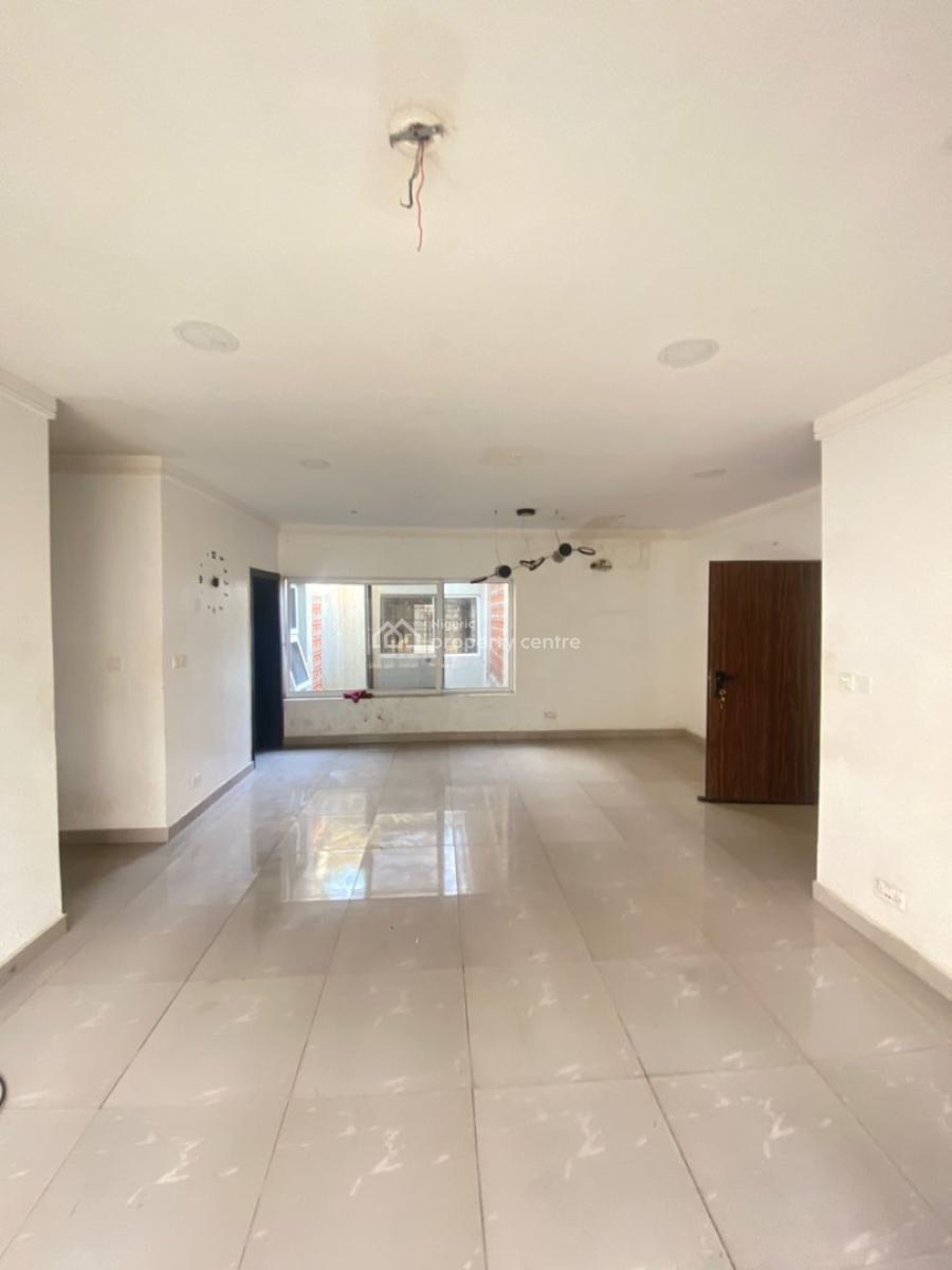Lovely 3 Bedroom Apartment Upstairs with Steady Electricity, Orchid Road Lekki Lagos, Lekki, Lagos, Flat / Apartment for Rent