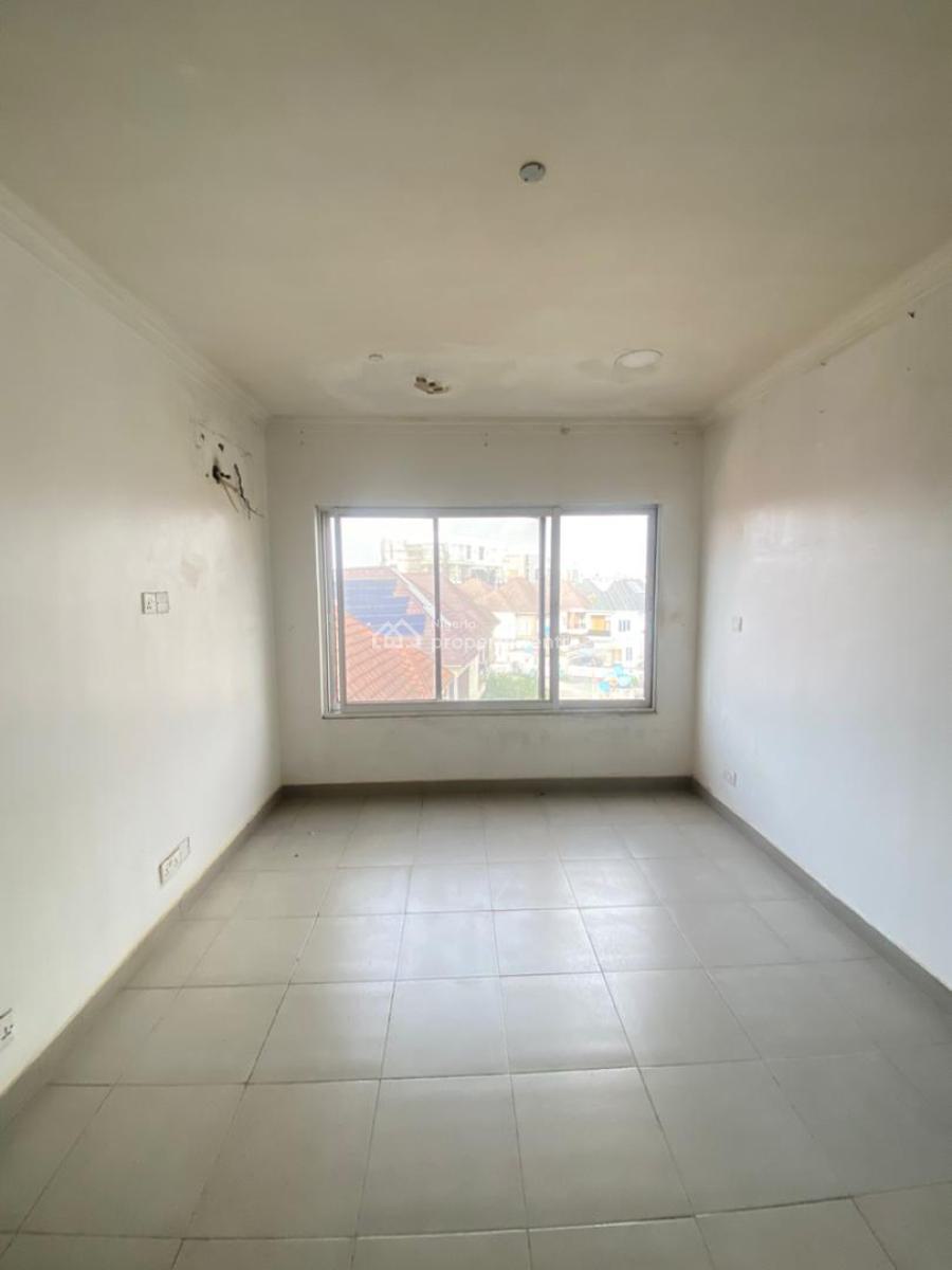 Lovely 3 Bedroom Apartment Upstairs with Steady Electricity, Orchid Road Lekki Lagos, Lekki, Lagos, Flat / Apartment for Rent