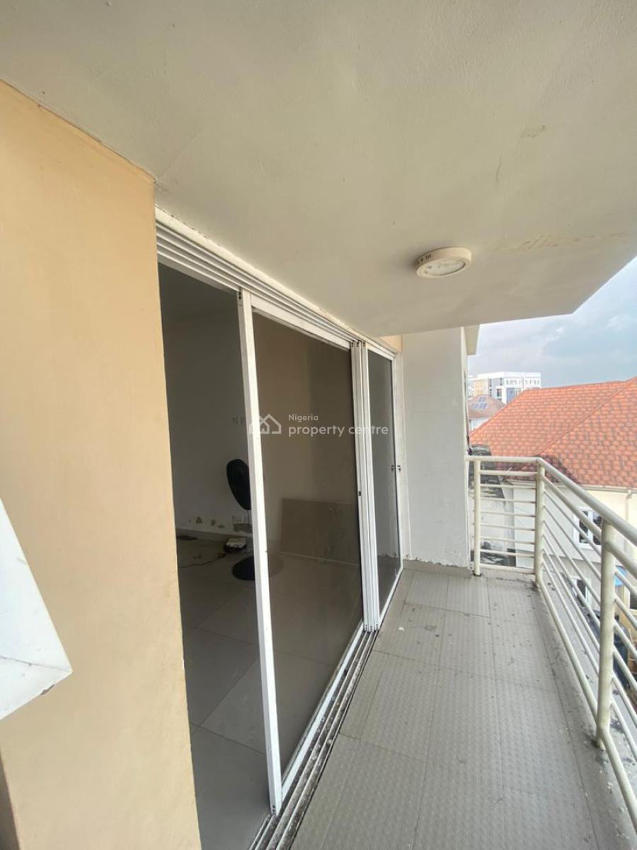 Spacious 3 Bedroom Apartment Upstairs with Steady Electricity, Orchid Road Lekki Lagos, Lekki, Lagos, Flat / Apartment for Rent
