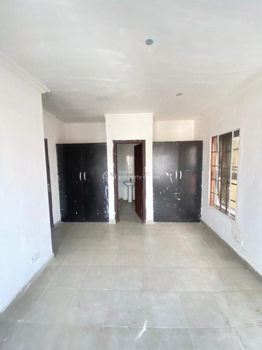 Spacious 3 Bedroom Apartment Upstairs with Steady Electricity, Orchid Road Lekki Lagos, Lekki, Lagos, Flat / Apartment for Rent