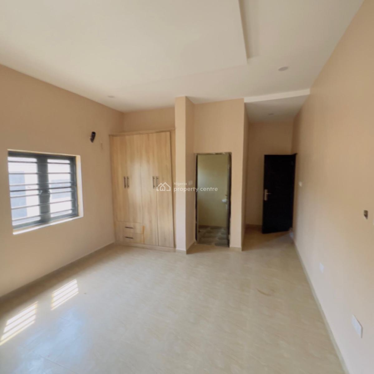Renovated 3 Bedrooms Apartment, Main, Gwarinpa, Abuja, Flat / Apartment for Rent