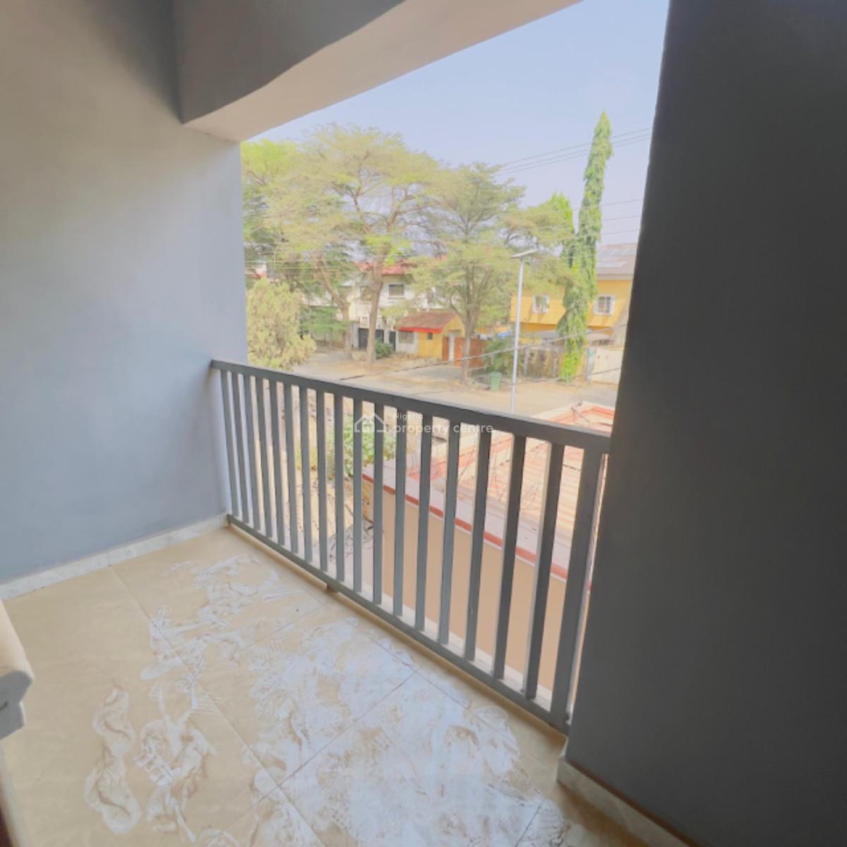 Renovated 3 Bedrooms Apartment, Main, Gwarinpa, Abuja, Flat / Apartment for Rent