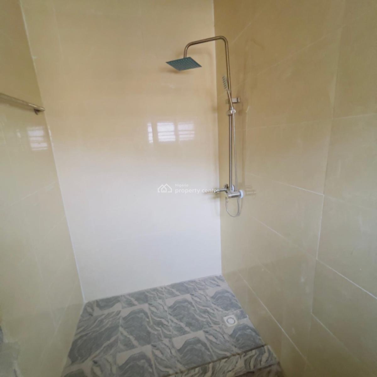 Renovated 3 Bedrooms Apartment, Main, Gwarinpa, Abuja, Flat / Apartment for Rent
