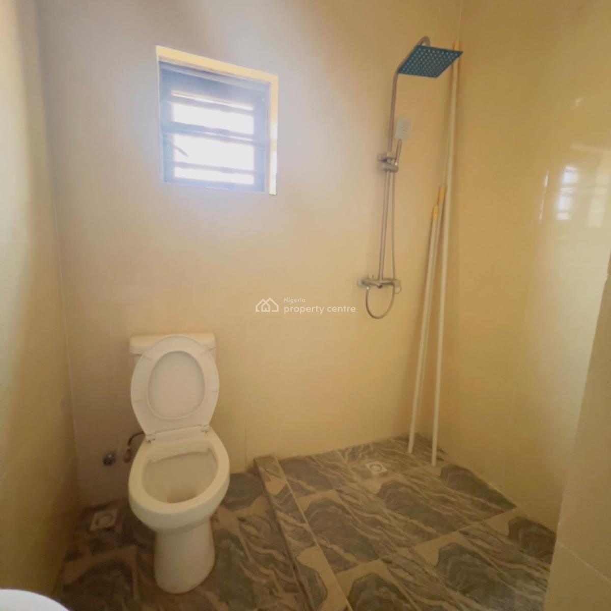 Renovated 3 Bedrooms Apartment, Main, Gwarinpa, Abuja, Flat / Apartment for Rent